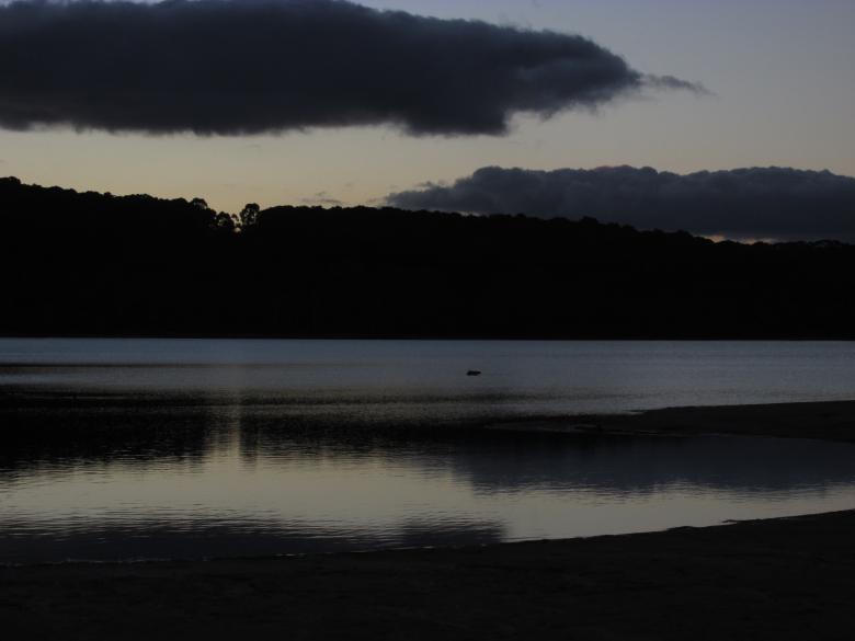 Free stock image of Sunset Twilight at Lysterfield Lake created by Michiru Maeda