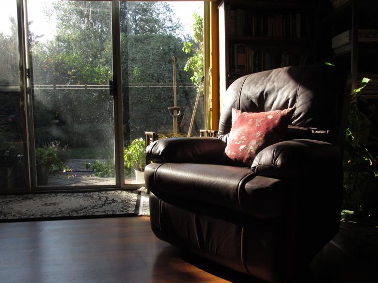 Free stock image of Couch in Reading Room created by Michiru Maeda