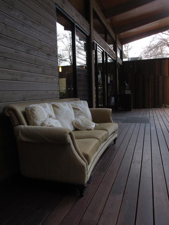 Free stock image of A cozy terrace sofa created by Michiru Maeda