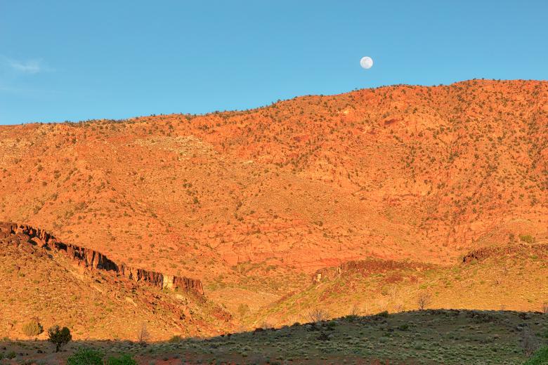 Free stock image of Golden Mountain Moon created by Nicolas Raymond
