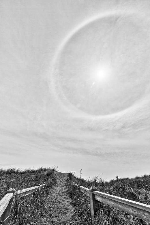 Free stock image of Sun Halo Beach - Black & White created by Nicolas Raymond