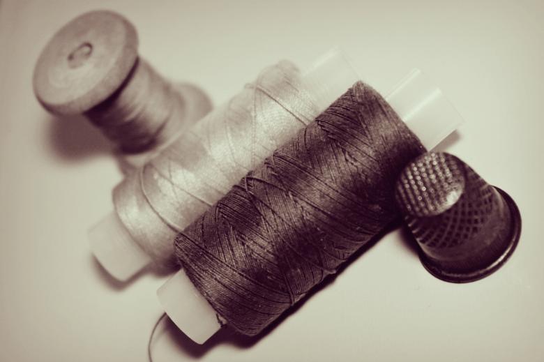 Free stock image of Three coils, thread and thimble created by NomeVizualizzato