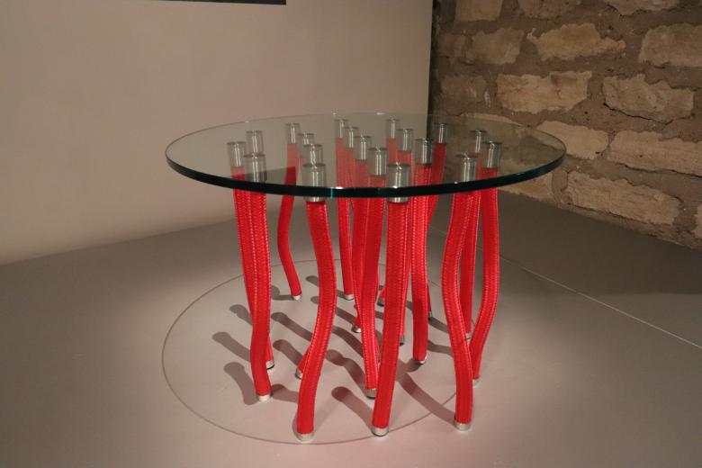 Free stock image of Glass and red ropes table created by GAIMARD Jacques