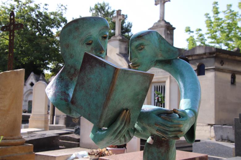 Free stock image of Modern bronze sculpture in a cemetery created by GAIMARD Jacques