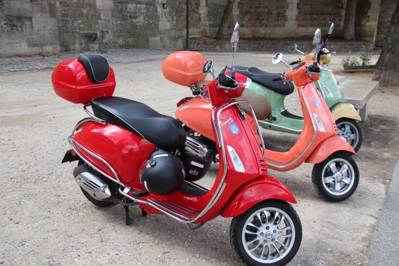 Free stock image of Vintage scooters created by GAIMARD Jacques