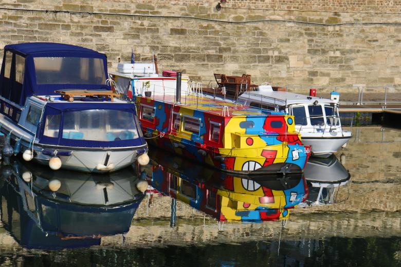 Free stock image of Nicely painted boat! created by GAIMARD Jacques