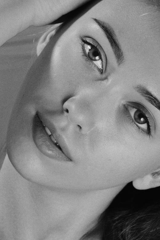 Free stock image of Female Black and White Portrait created by Alexander Krivitskiy