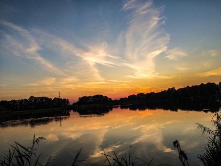 Free Stock Photo of Sunset Lake with Sky Reflection