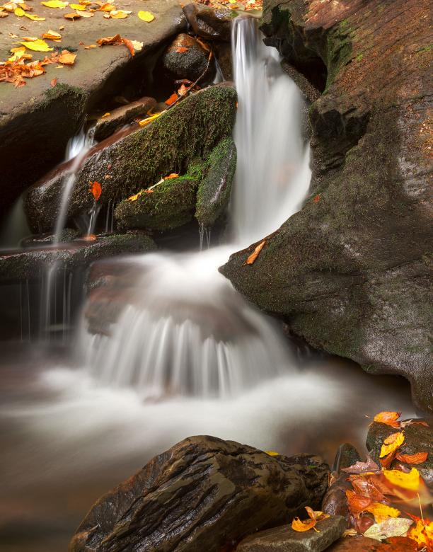 Free stock image of Crescent Crater Cascades created by Nicolas Raymond