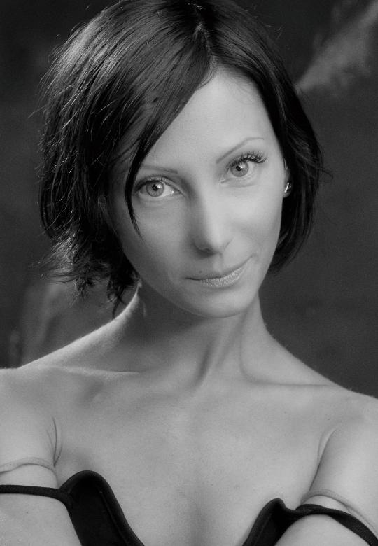 Free stock image of Short Haired Brunette Model - Black and White Portrait created by Alexander Krivitskiy