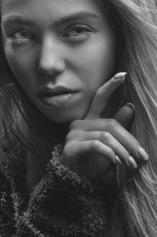 Free Stock Photo of Fashion Model Portrait in Black and White