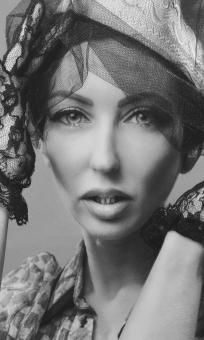 Free Stock Photo of Woman Fashion Portrait - Black and White