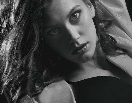 Free Stock Photo of Beautiful Girl Fashion Portrait - Black and White