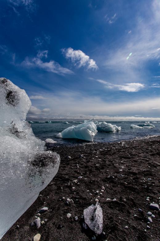 Free stock image of Small Icebergs on Glacier Lagoon Beach created by Bjorgvin
