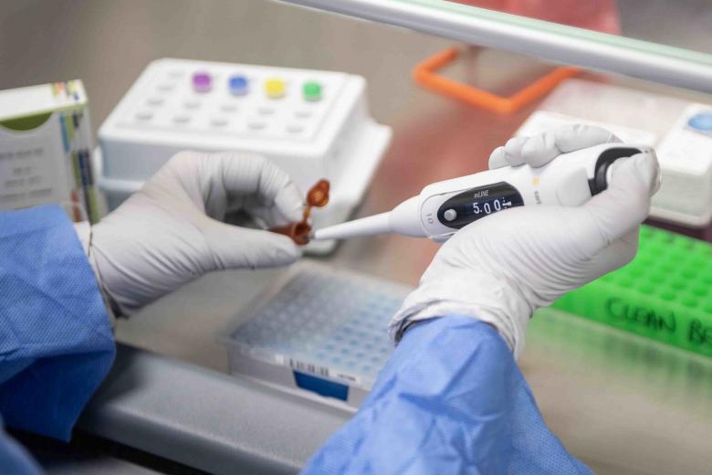 Free stock image of Testing Respiratory Sample created by StockMix