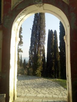 Free Stock Photo of Landscape through the archway