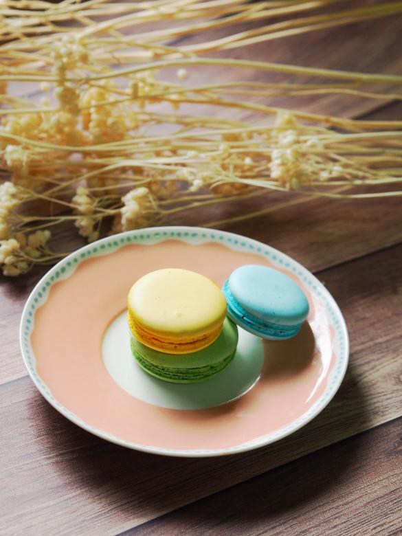 Free stock image of Sweet colorful macarons stack created by Paramin Juntarakote