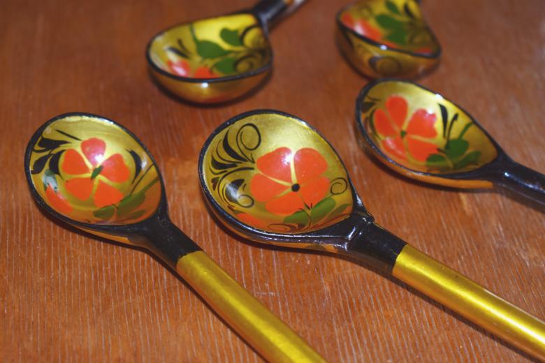 Free stock image of Ancient slavic painting on spoons created by NomeVizualizzato