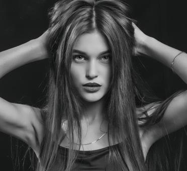 Free Stock Photo of Fashion Model Portrait - Black and White Girl