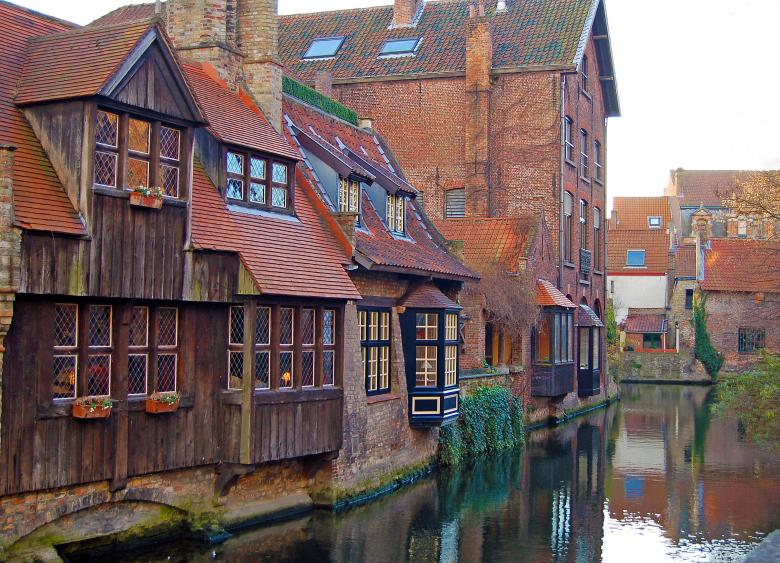 Free stock image of Bruges Canal created by Paul Macallan
