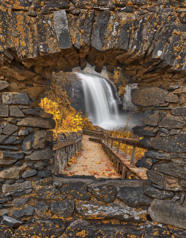 Free stock image of Autumn Window Fantasy Falls created by Nicolas Raymond