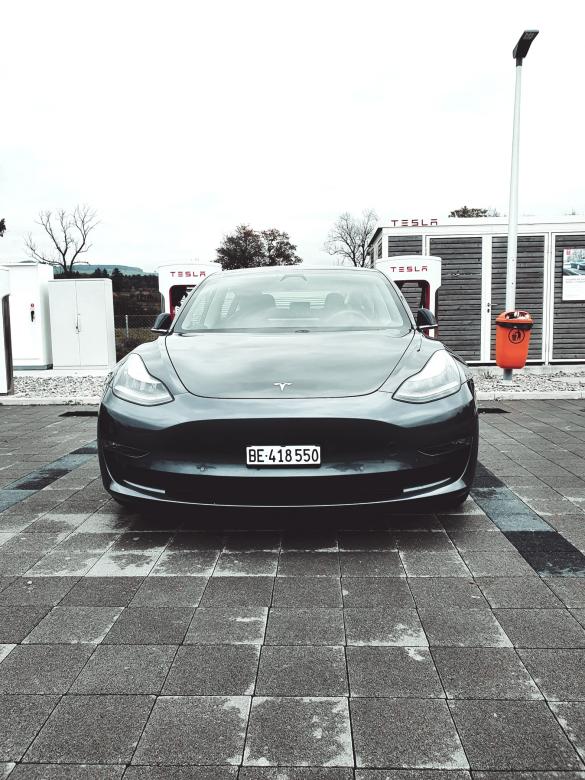 Free stock image of Black Sports Car created by bendiaf benattou