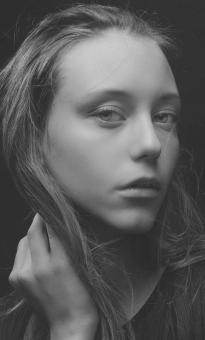 Free Stock Photo of Pretty Girl Portrait - Black & White