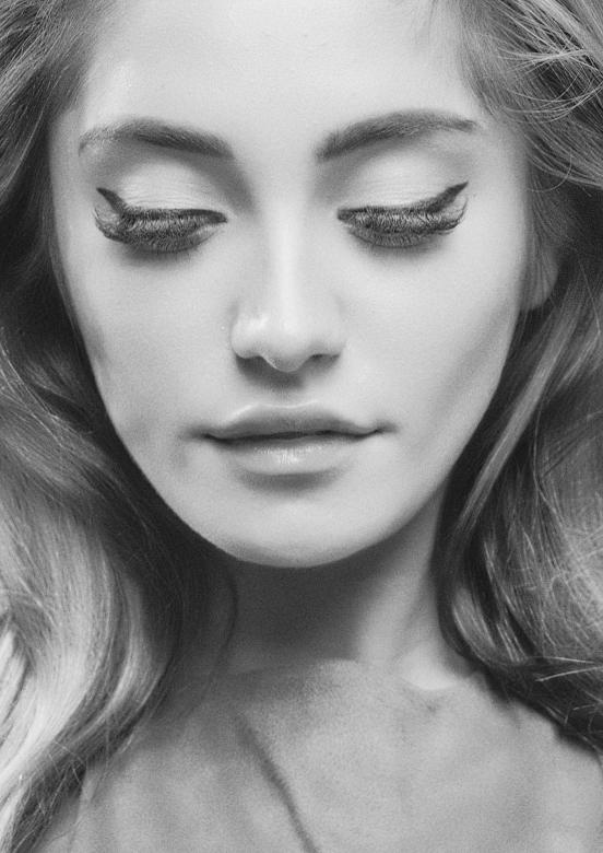 Free stock image of Girl with Makeup - Monochrome Portrait created by Alexander Krivitskiy