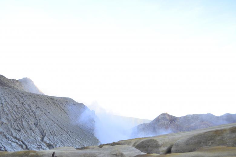 Free stock image of Sunrise at Kawah Ljen created by vanse