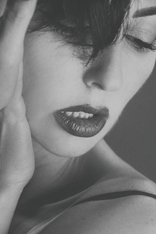 Free stock image of Sensual Female - Monochrome Portrait created by Alexander Krivitskiy