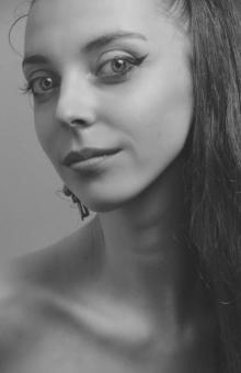 Free Stock Photo of Monochrome Girl Portraiture