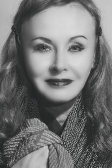 Free Stock Photo of Retro Woman Portrait - Black and White