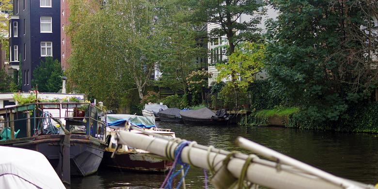 Free stock image of Canal in Amsterdam created by Hans Zeilstra