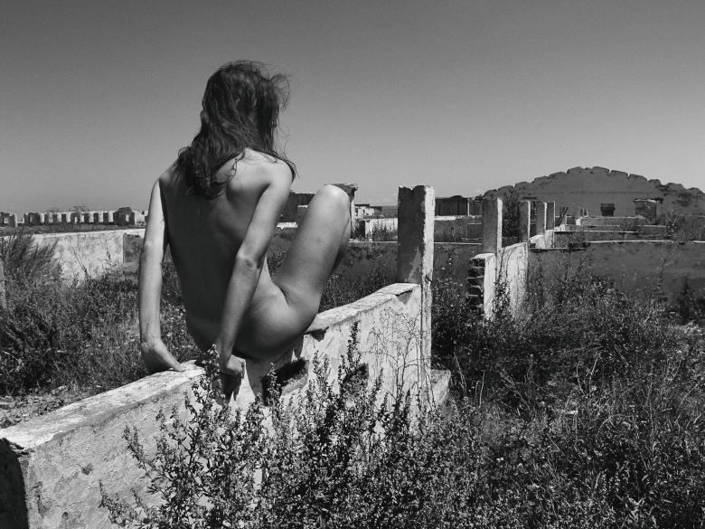 Free stock image of Girl Posing on Wall - Monochrome created by Alexander Krivitskiy