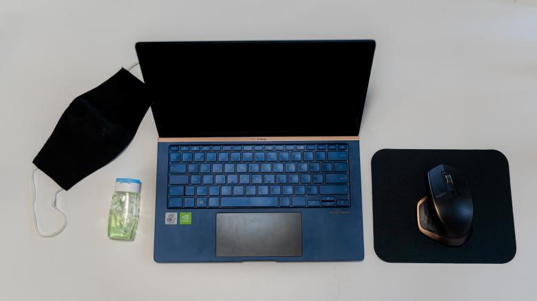 Free stock image of Workstation and Hygienic Products created by Maxime