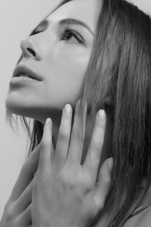 Free stock image of Girl Portrait - Looking Up - Monochrome created by Alexander Krivitskiy