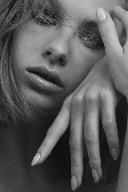 Free stock image of Girl Model Monochrome Portrait created by Alexander Krivitskiy