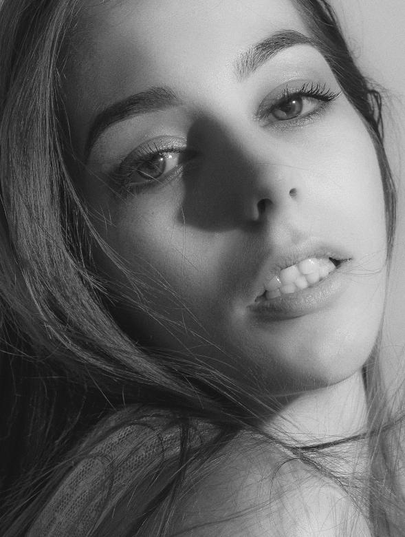 Free stock image of Seductive woman created by Alexander Krivitskiy