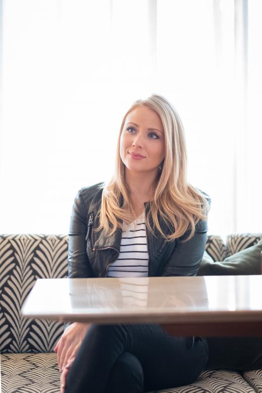 Free stock image of Woman Sitting Photo created by Matt Bango