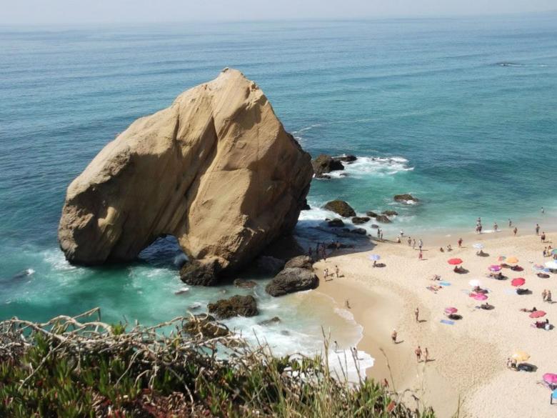 Free stock image of Praia de Santa Cruz created by Luis Chamorrinha
