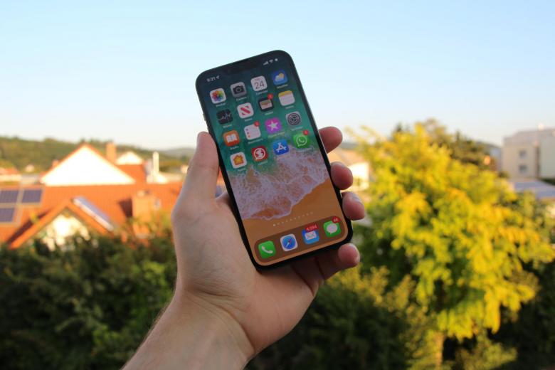 Free stock image of iPhone 13 Pro frame vertical created by Jonny Bernschz