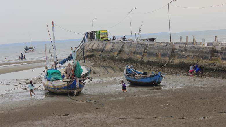 Free stock image of Fisherman on beach created by Moh miftahur rachman