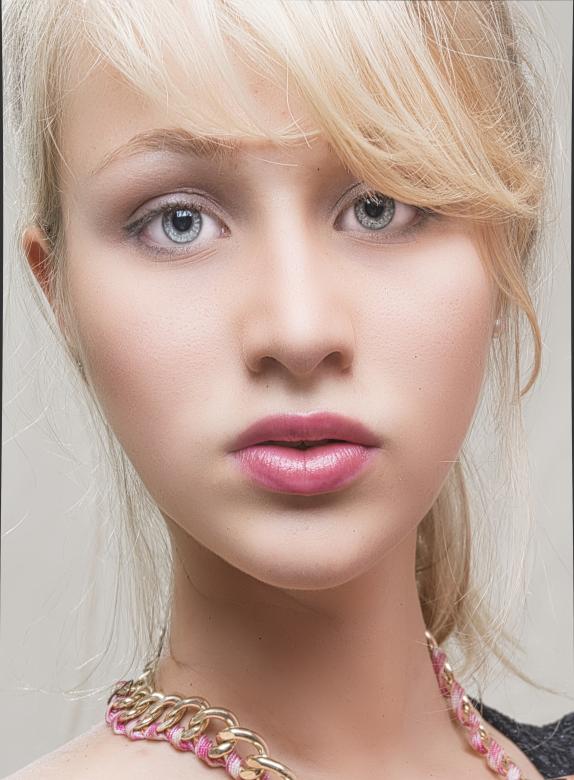 Free stock image of Teen portrait created by Alexander Krivitskiy