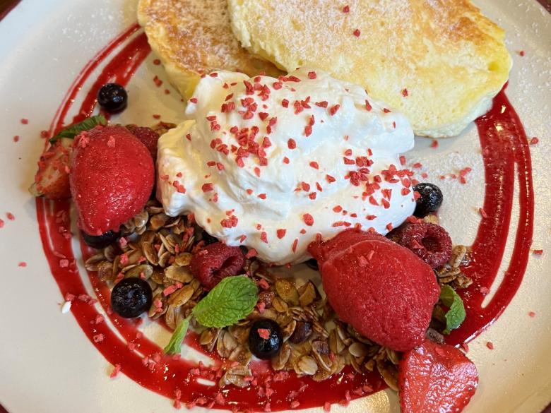 Free stock image of Strawberries and cream created by Isaac Robertson