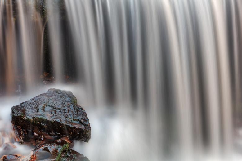 Free stock image of Stone Chip Cascades created by Nicolas Raymond