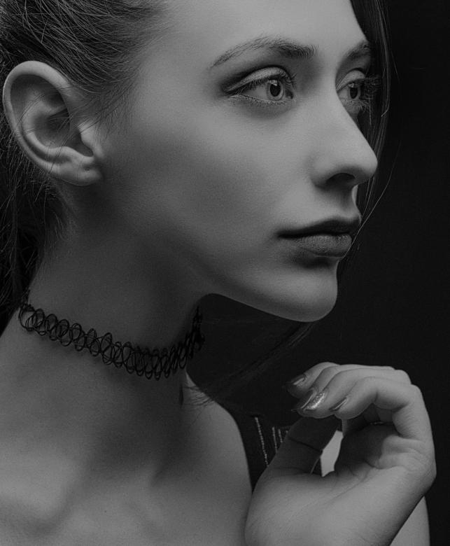 Free stock image of Female profile created by Alexander Krivitskiy