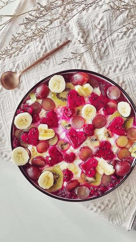 Free stock image of Banana and berries created by Isaac Robertson