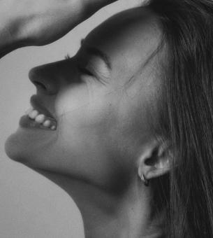 Free Stock Photo of Smiling woman