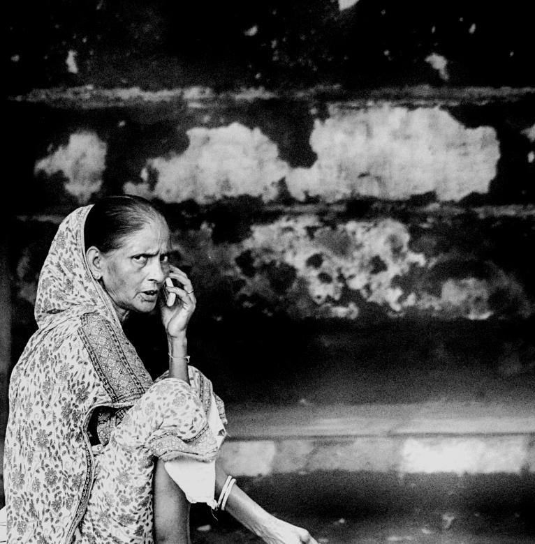 Free stock image of Lady with phone created by Oleg  Ы