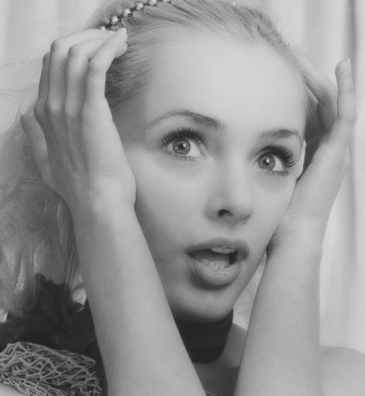 Free stock image of Surprised woman created by Alexander Krivitskiy